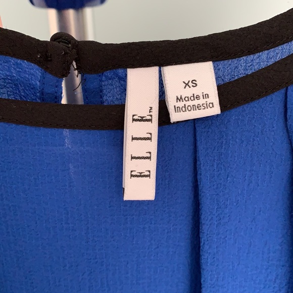 Elle ruffle sleeve blouse - Picture 3 of 6